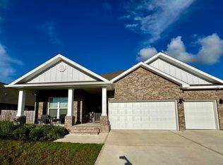 1123 Shoal River Dr, Crestview, FL 32539