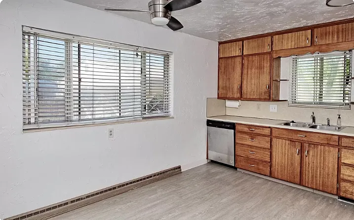 1625 Walnut Ave — Photo 13