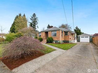 214 J Street NE, Auburn, WA