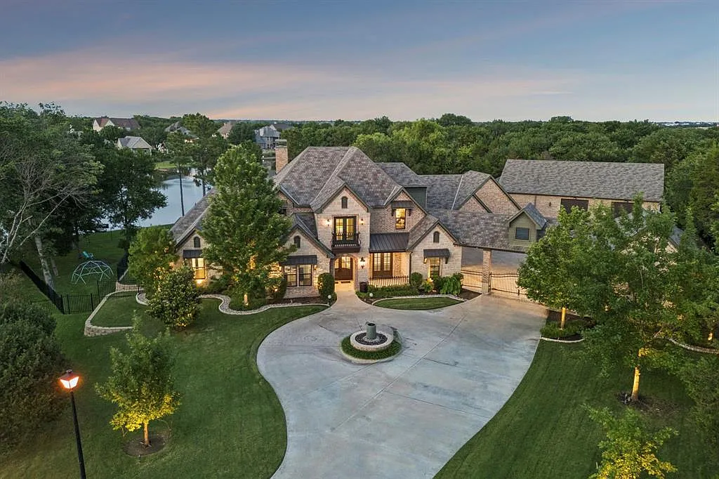 6 bed, 7.5 bath, 7120 sqft, $22,000 — Photo 1