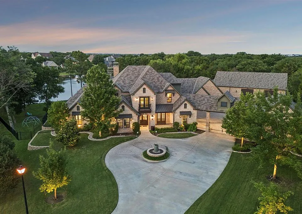 517 Pine Island Cir