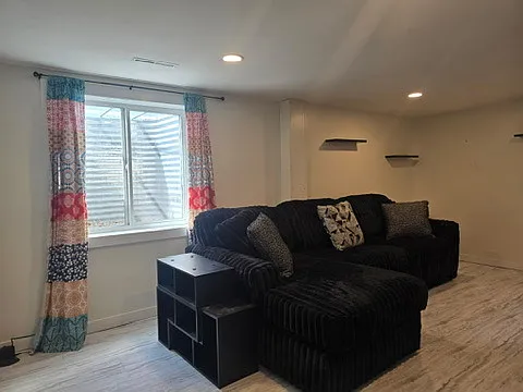 1110 S Mill St — Photo 8
