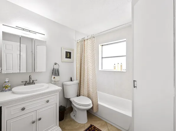 1427 NE 30th Street, Pompano Beach, FL 33064
