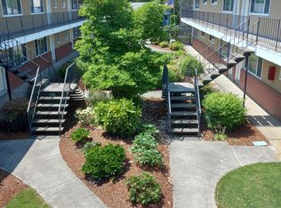 143 S 15th St APT 1, Springfield, OR 97477