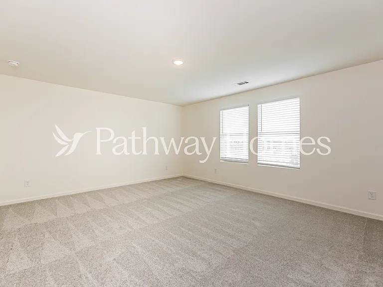 12720 Haymarket Rd — Photo 8