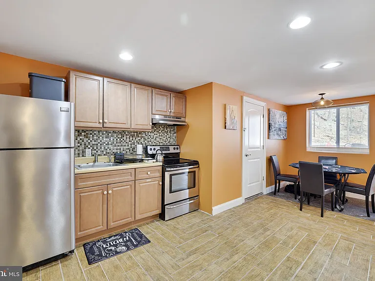 163 Cambridge Ct — Photo 40