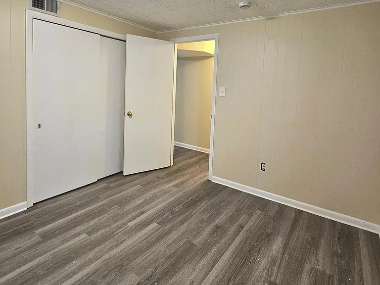 8925 Falling Creek Ct — Photo 37