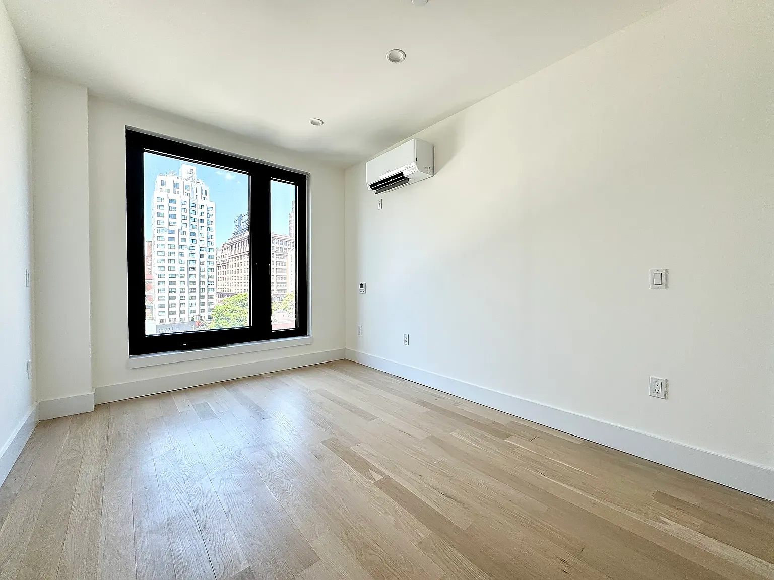 260 Gold Street — Photo 4