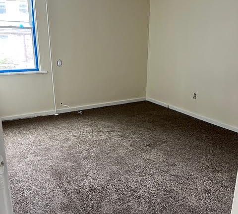 both bedrooms have brand new carpet