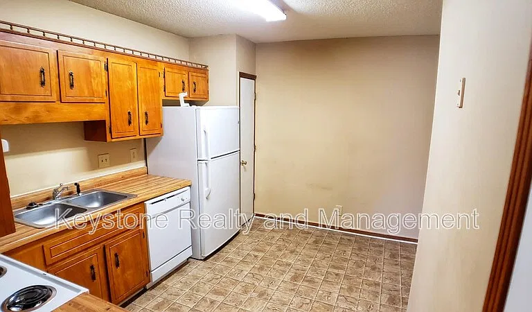 706 Peachers Dr #B — Photo 4