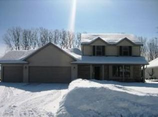 3095 Lepak Ln, Green Bay, WI 54313