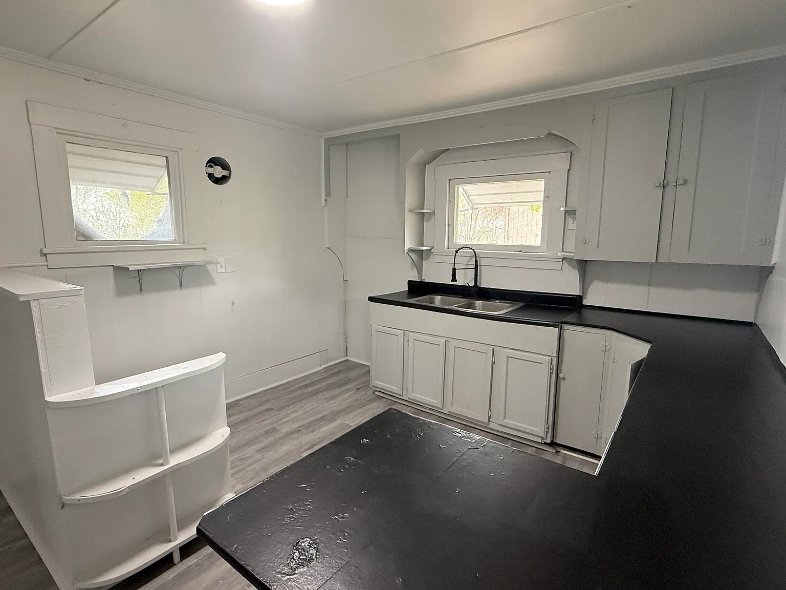 307 Andrew St — Photo 3