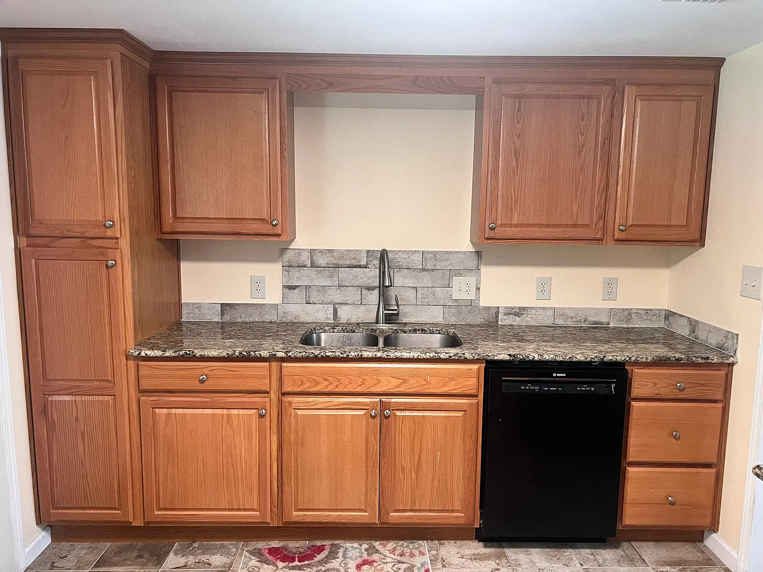 3 bed, 1323 sqft, $1,500 — Photo 3
