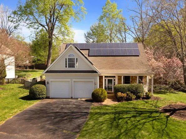 2370 N Chesterfield Ct, Charlottesville, VA 22911