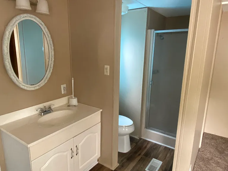202 Live Oak Dr — Photo 5