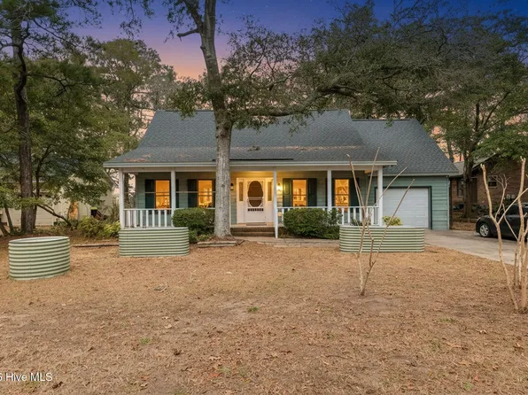 1104 Elizabeth Drive, Oak Island, NC 28465