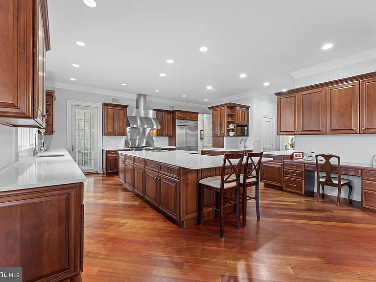 8541 Old Dominion Dr — Photo 13