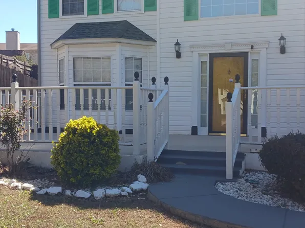 6031 Hitt Lake Ct, Stone Mountain, GA 30087