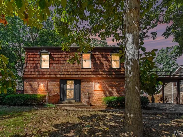5253 Ozarkglen Dr, Saint Louis, MO 63128
