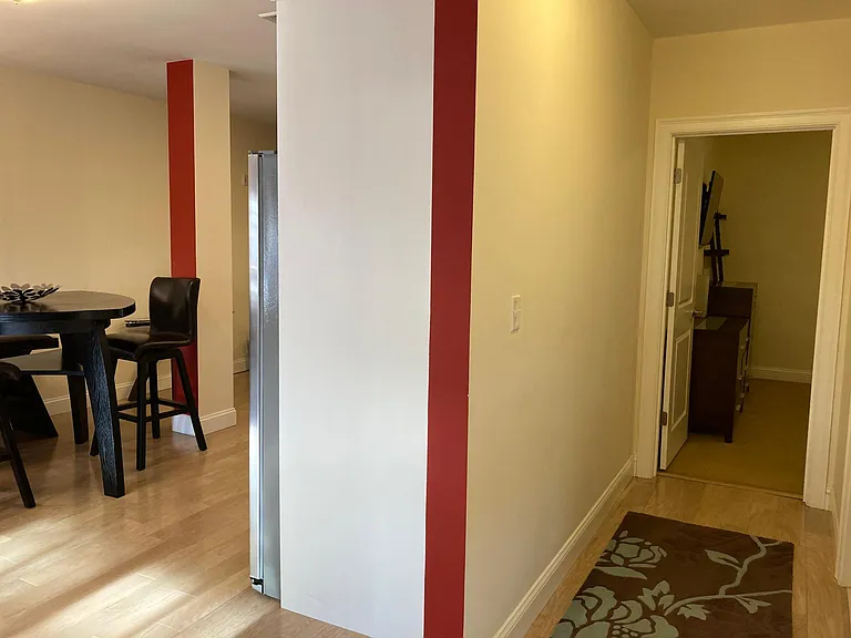 Hallway to second bedroom.