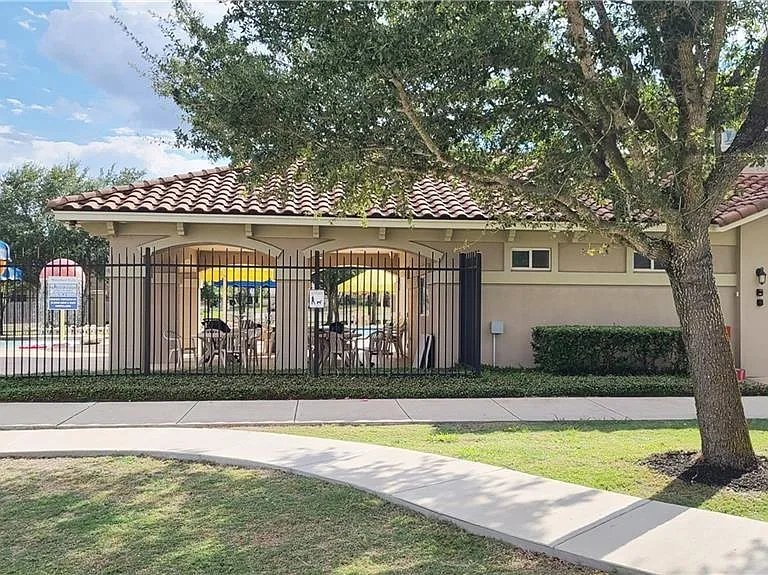 534 Apricot Dr — Photo 37