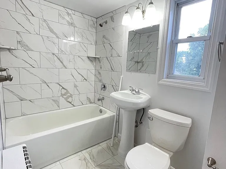 440 Lawn Ave #5 — Photo 7