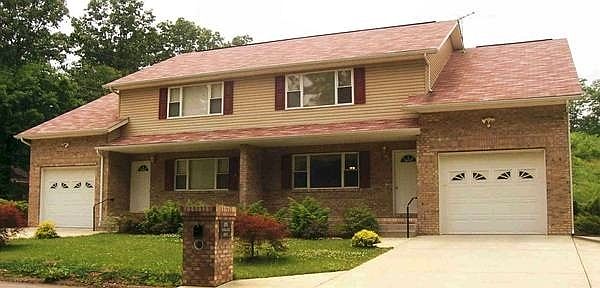 1st image of 210 Parkland Dr