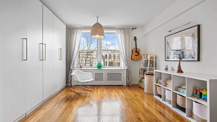 Sold by Garfield Realty  | media 2