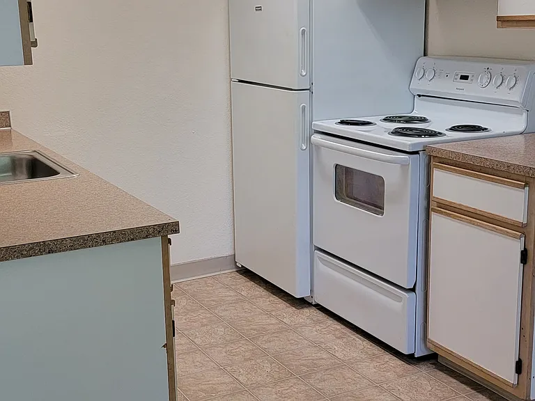 Brittany Crossing Apartments — Photo 13