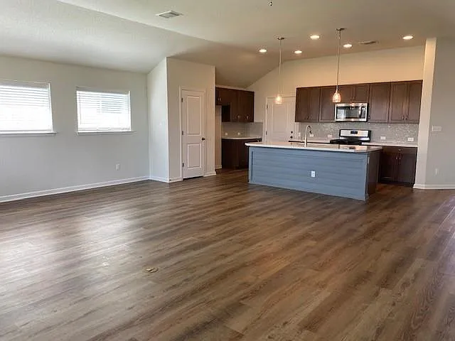 127 Patrick Herndon Dr — Photo 6