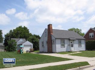 709 S 28th St, Manitowoc, WI 54220