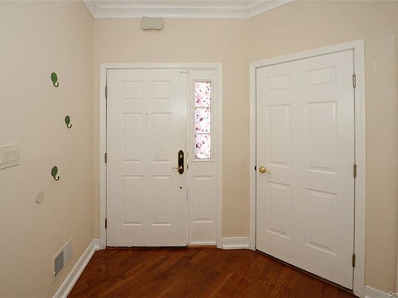 4th image of 14 Willow Ct