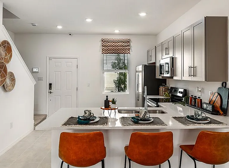 8877 Daybreak St — Photo 2