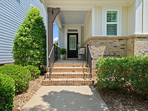 5th image of 1524 Crafton Way
