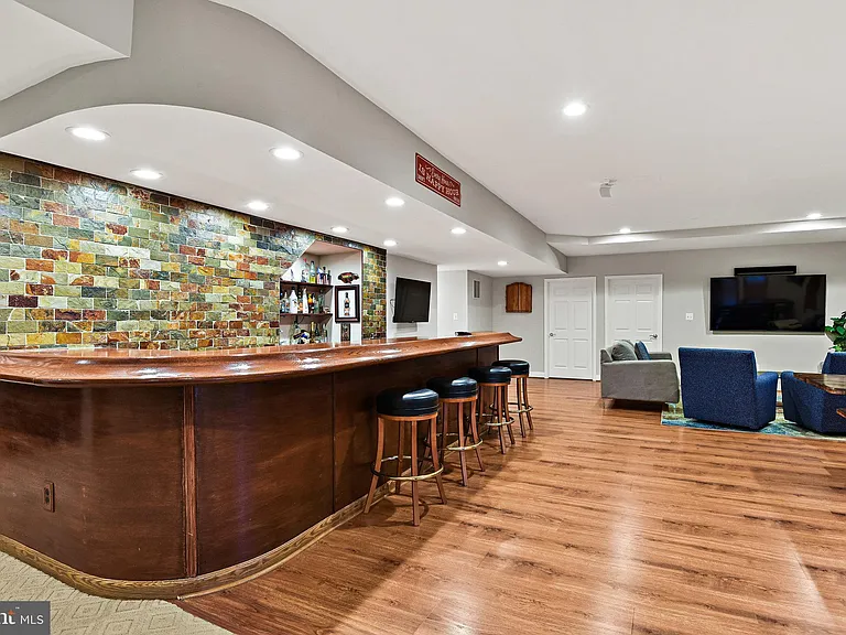 21922 Hyde Park Dr — Photo 30