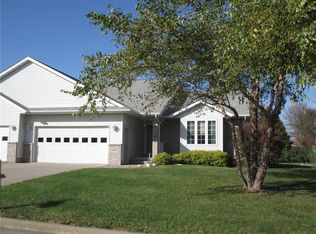 102 Country View Dr, Mechanicsville, IA 52306