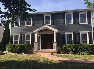 2832 Vail Ct, Lisle, IL 60532