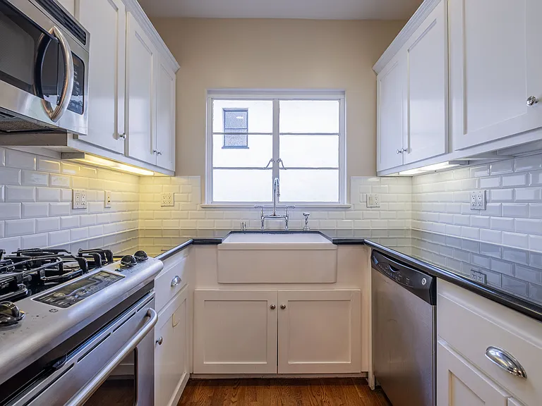 10836 Lindbrook Dr #3 — Photo 3