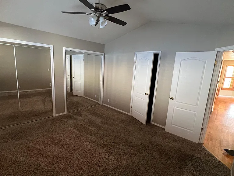 149 E Glover Ln — Photo 4