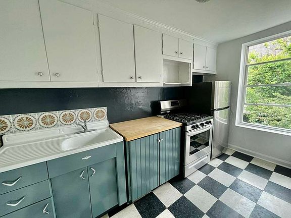 4th image of 666A Degraw St #3