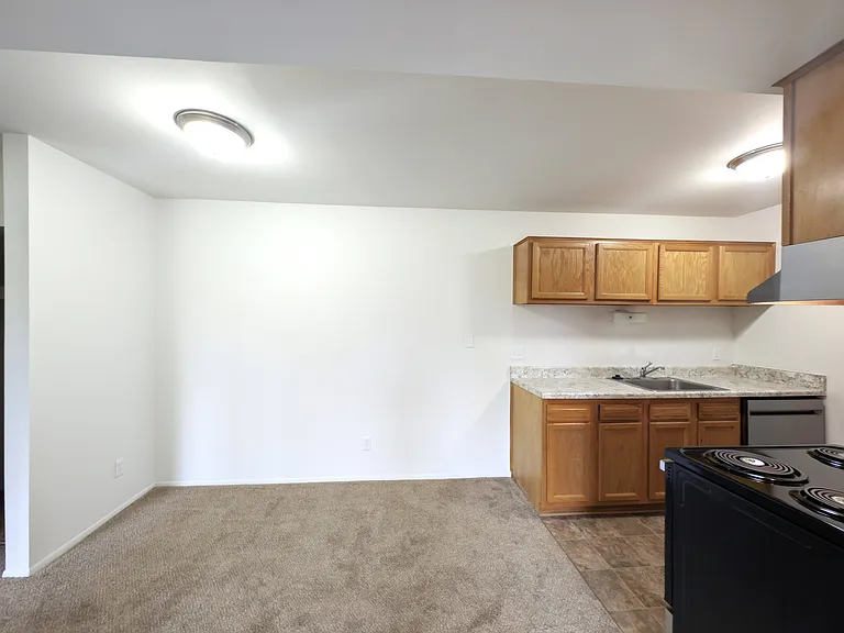 Charter Oaks Apartments — Photo 59