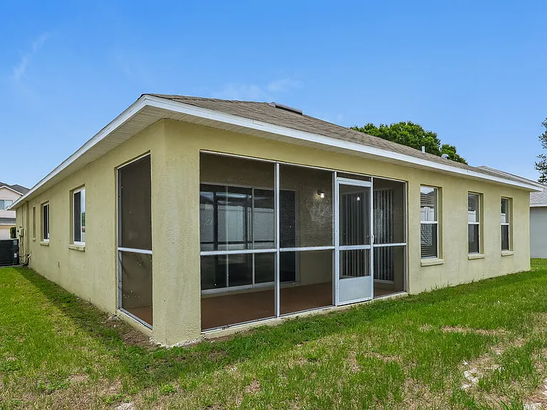 12845 Longcrest Dr — Photo 16