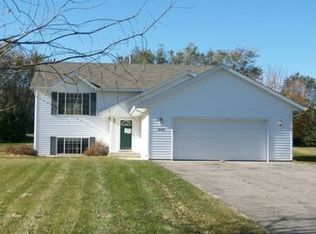 16130 Golf View Rd, New London, MN 56273