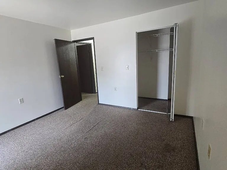 9020 N Park Plaza Ct — Photo 5