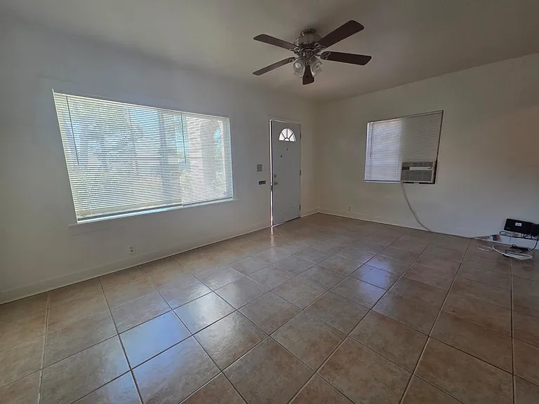 857 E 9th St #857 — Photo 3