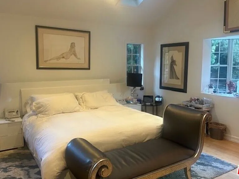 1664 Benedict Canyon Dr — Photo 6