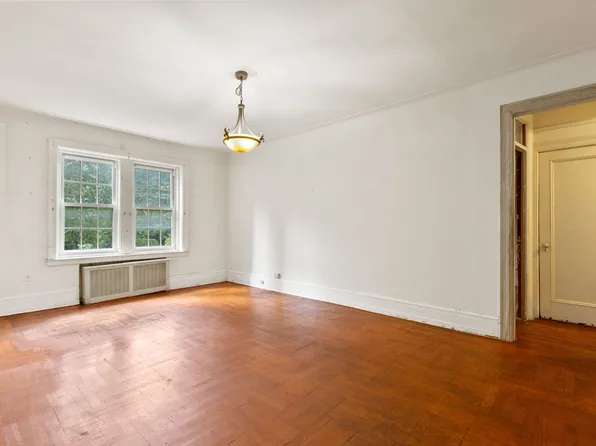 525 West 238th Street image 4 of 30