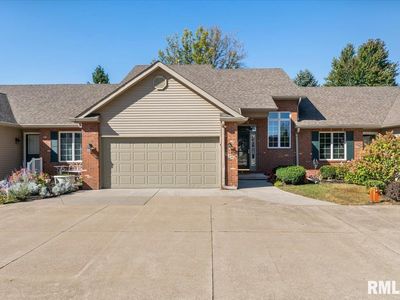354 Country Club Ct, Eldridge, IA, 52748