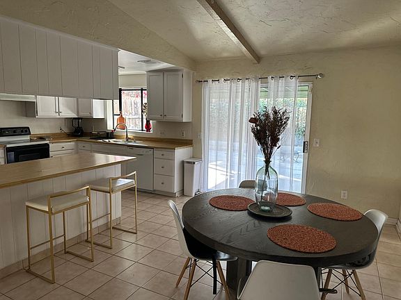 3rd image of 53355 Avenida Mendoza