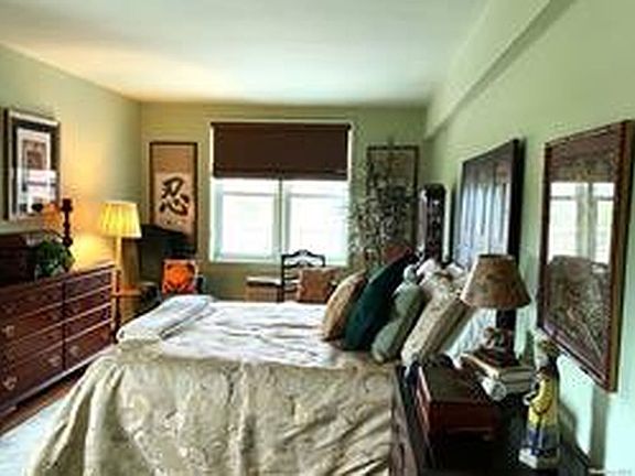 3rd image of 241-20 Northern Blvd #6C